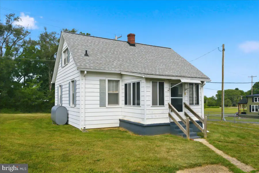 147 Family Dr, Stephens City, VA 22655 - #2