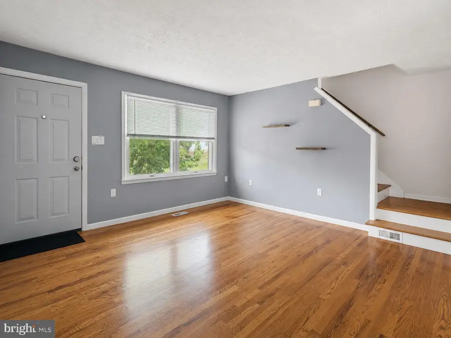 106 Lakeridge Dr, Stephens City, VA 22655 - #2