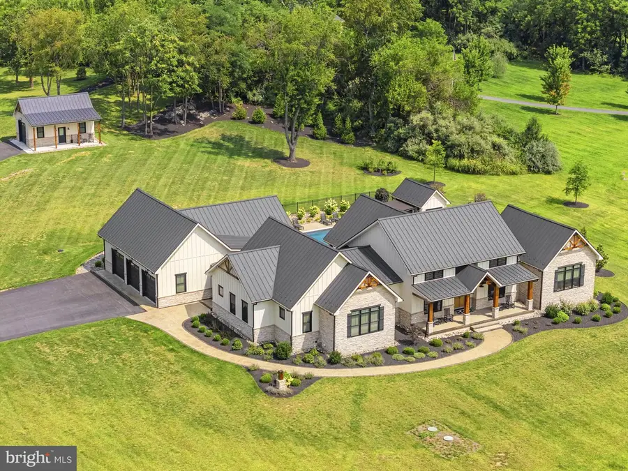 144 Robinson Dr, Winchester, VA 22602 - #2