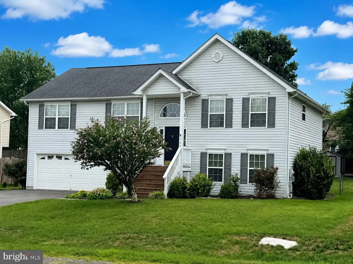 123 Fairfax Dr, Stephens City, VA 22655 - #1