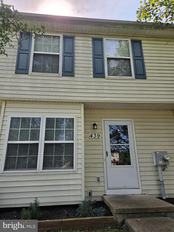 439 Ridgefield Ave, STEPHENS CITY, VA 22655