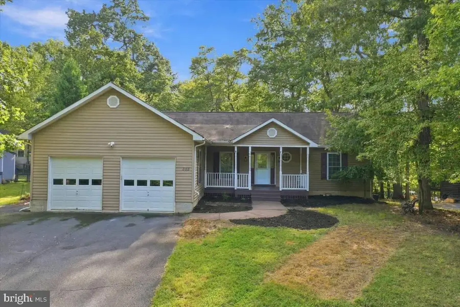 303 Overlook Dr, Cross Junction, VA 22625 - #2
