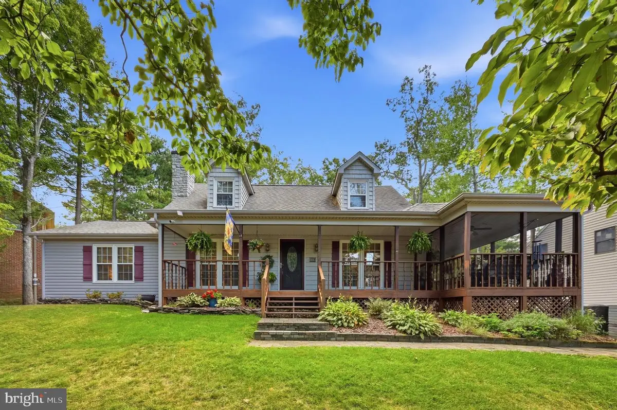228 Fairway Cir, Cross Junction, VA 22625 - #1