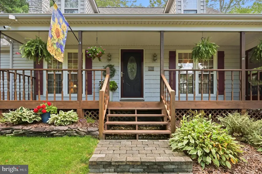 228 Fairway Cir, Cross Junction, VA 22625 - #3