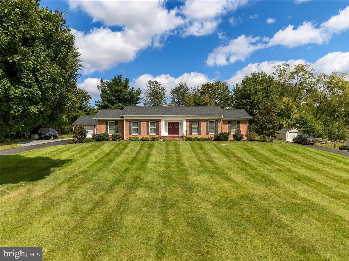 220 Greenfield Ave, Winchester, VA 22602 - #1