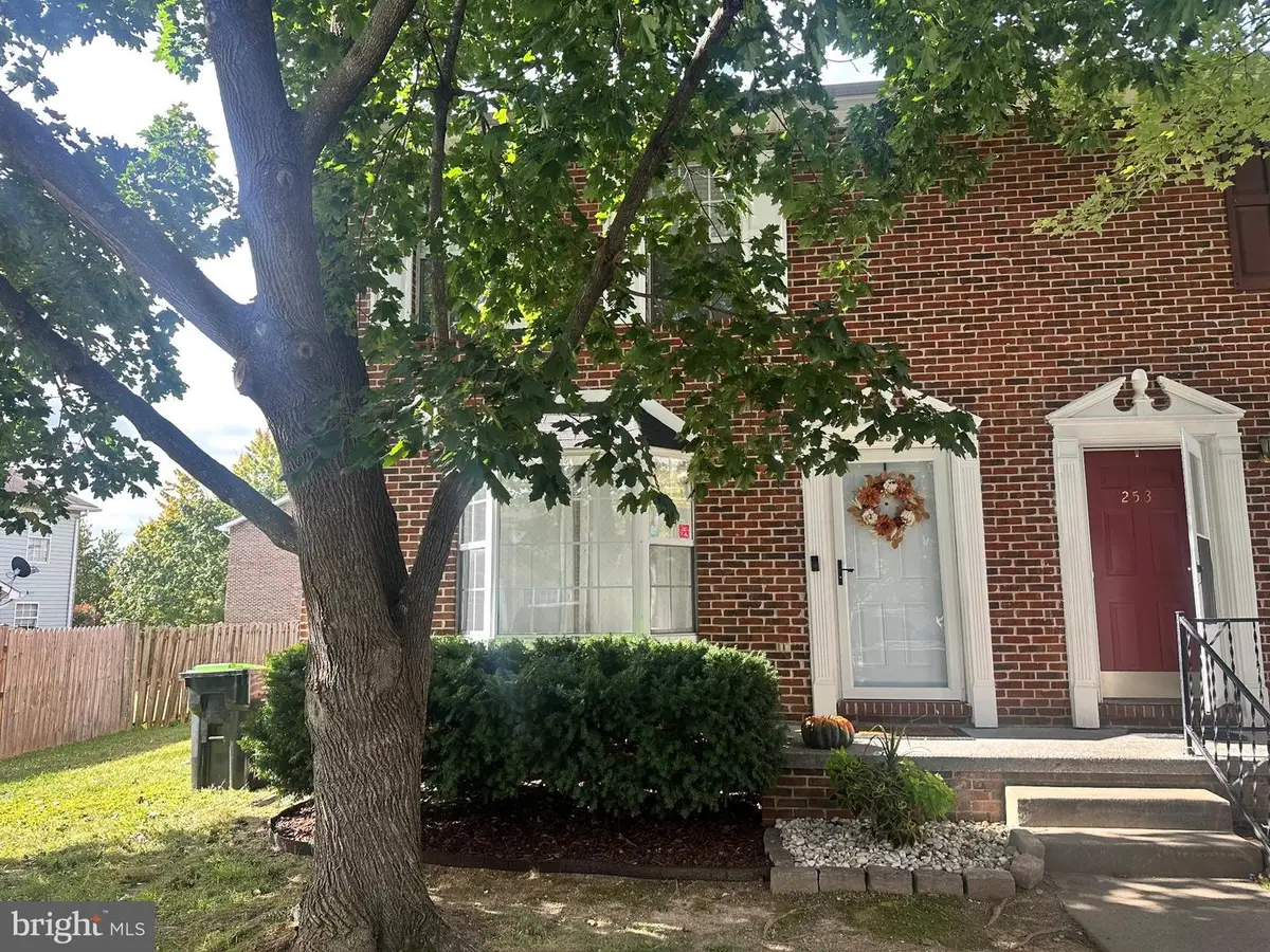 251 Waterford Ln, Winchester, VA 22602 - #1