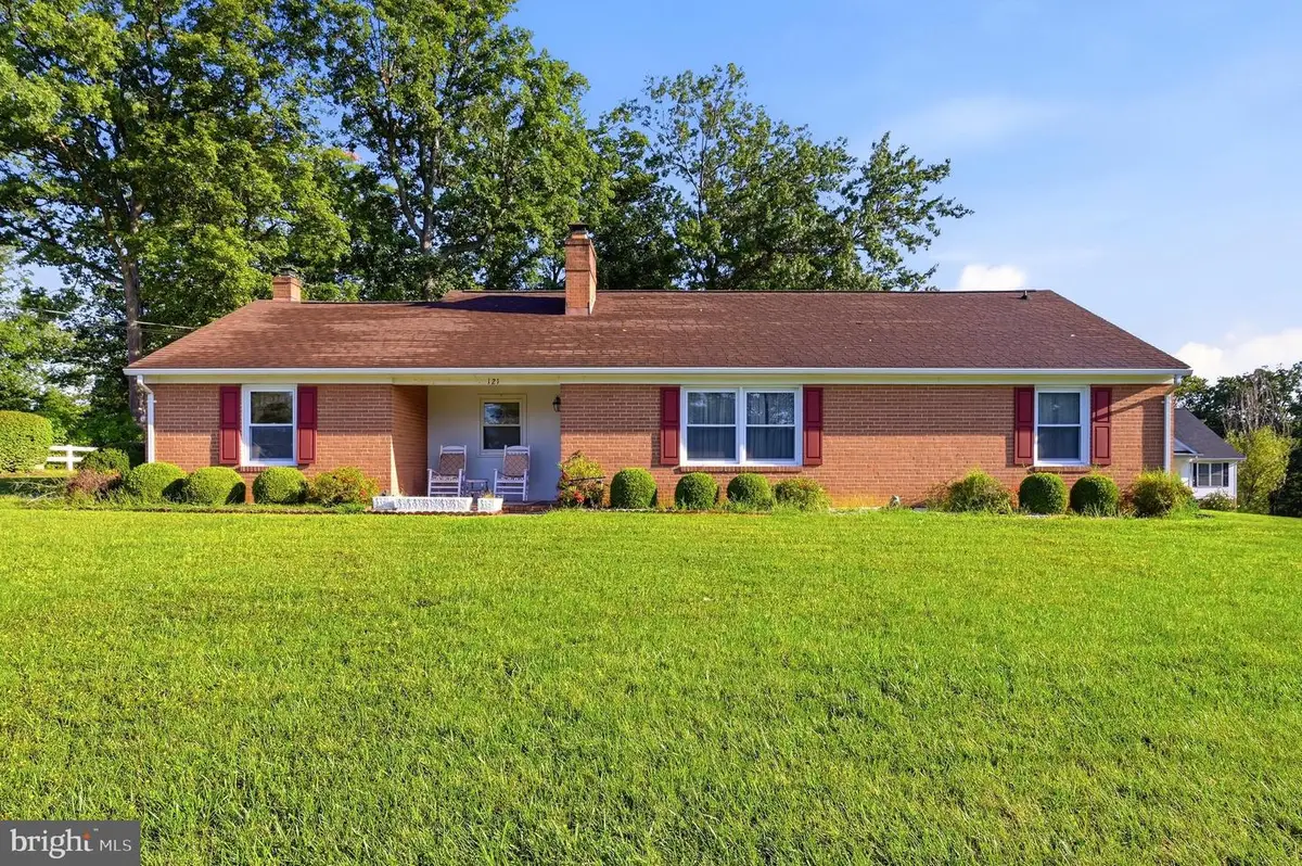 121 Elmwood Rd, Winchester, VA 22602 - #1