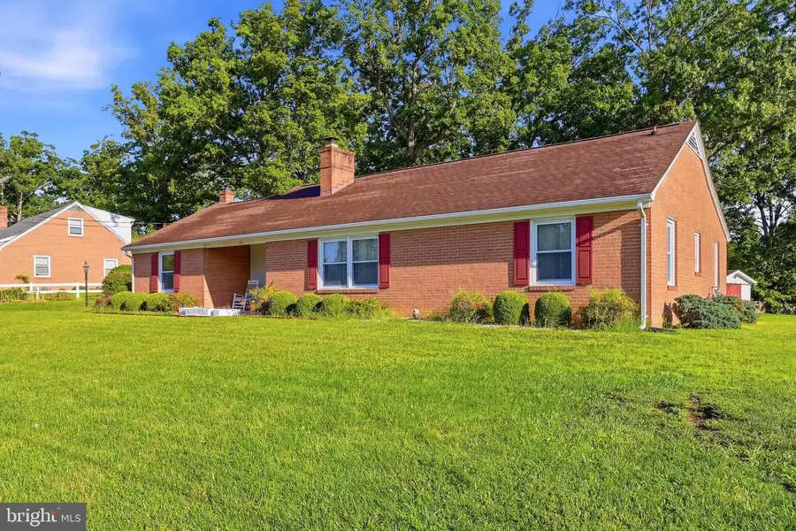121 Elmwood Rd, Winchester, VA 22602 - #2