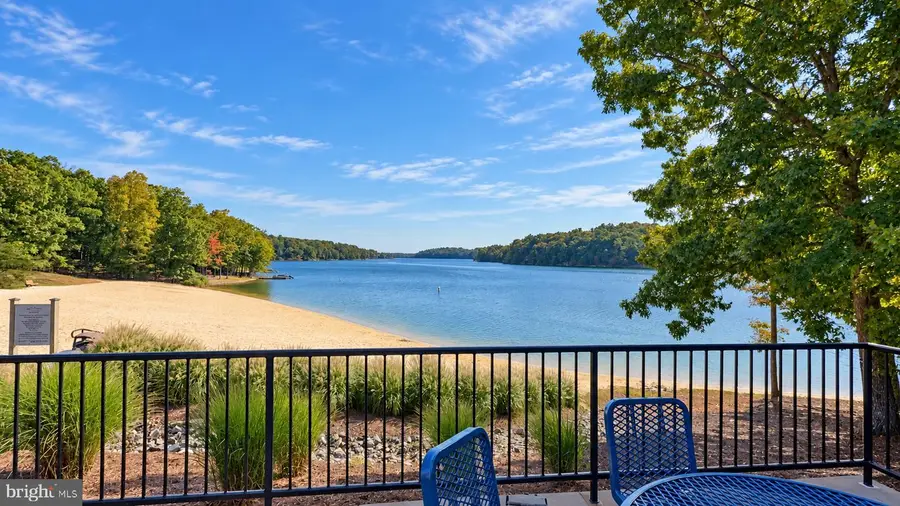 232 Greenbriar Cir, Cross Junction, VA 22625 - #3