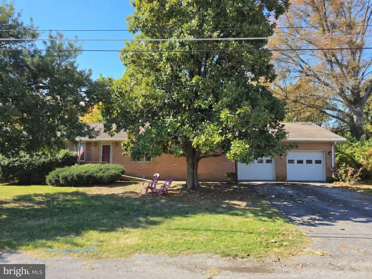130 Country Club Cir, Winchester, VA 22602 - #1