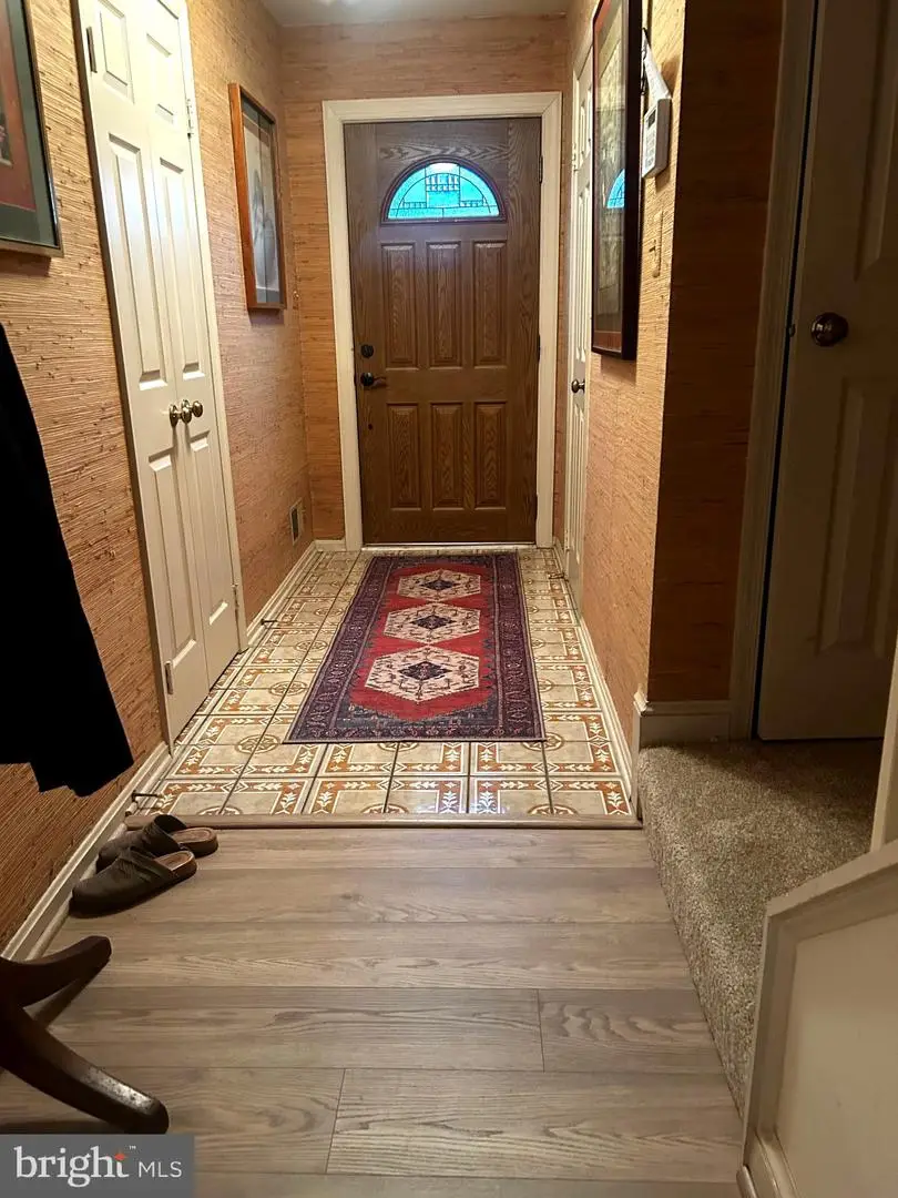 7520 Amesbury Ct, Alexandria, VA 22315 - Image #3