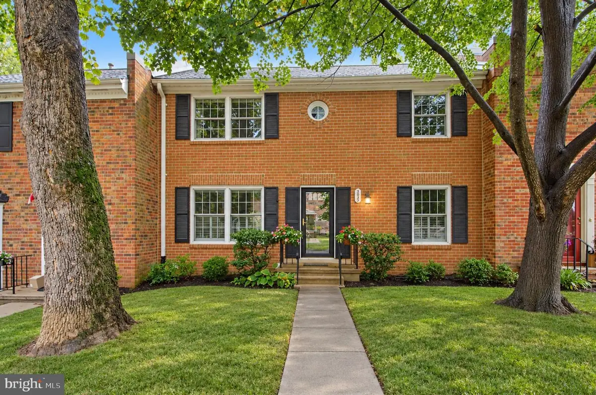 5922 Queenston St, Springfield, VA 22152 - #1