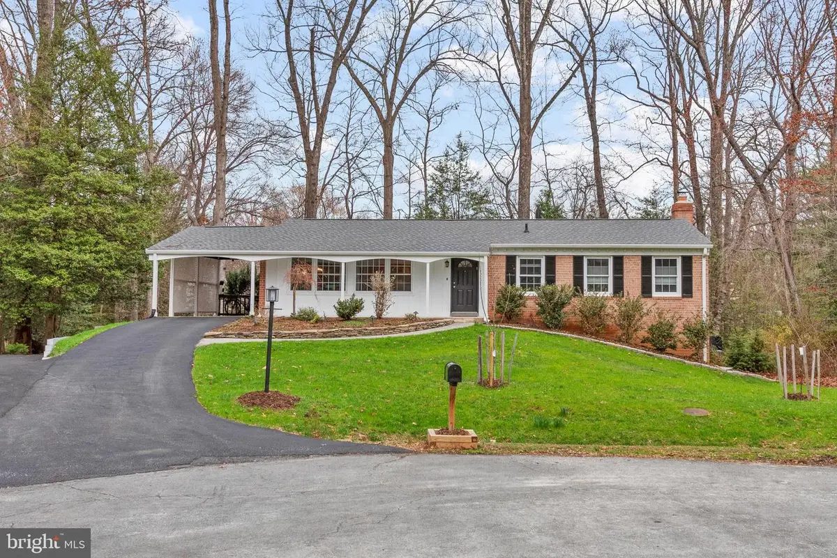 11612 Clipstone Ln, Reston, VA 20191 - #1