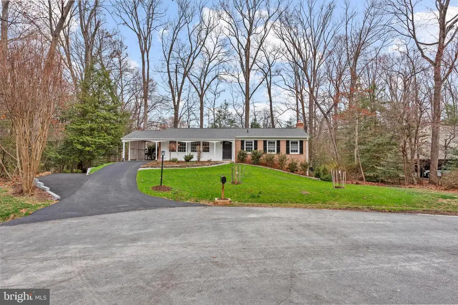 11612 Clipstone Ln, Reston, VA 20191 - #2