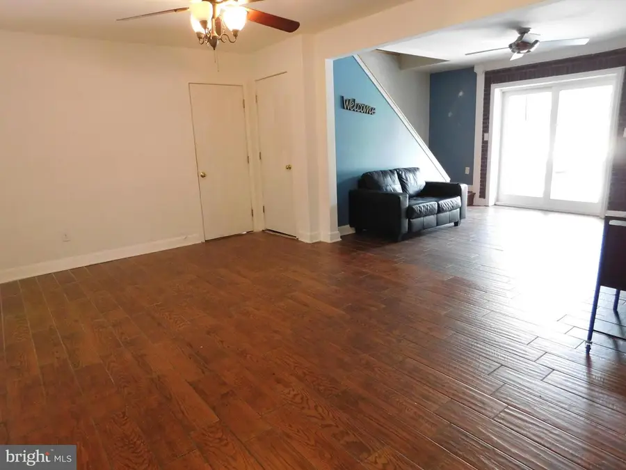 3610 Elmwood Dr, Alexandria, VA 22303 - Image #2