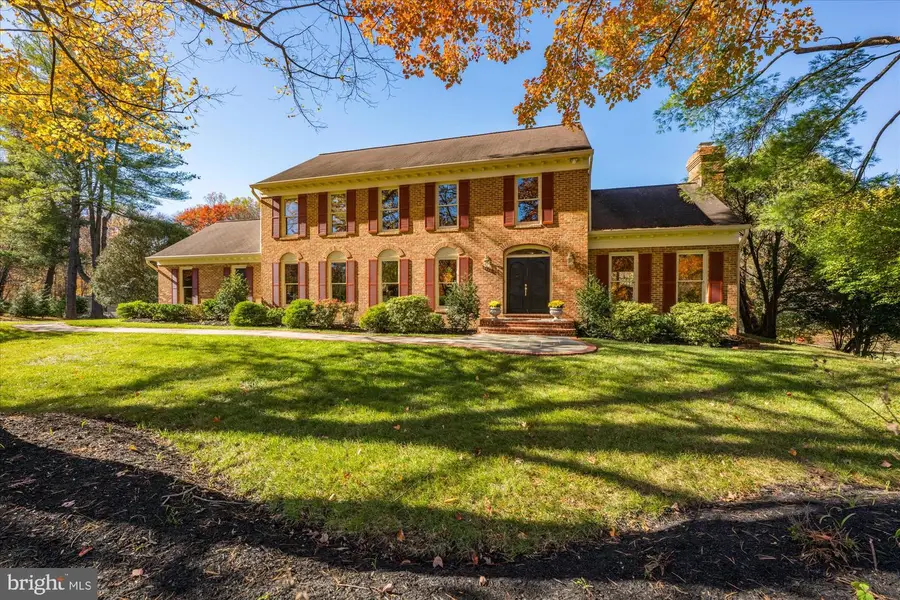 8426 Holly Leaf Dr, McLean, VA 22102 - Image #2