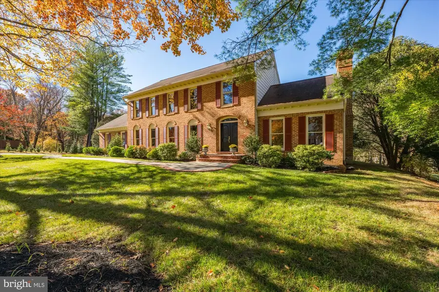 8426 Holly Leaf Dr, McLean, VA 22102 - Image #3