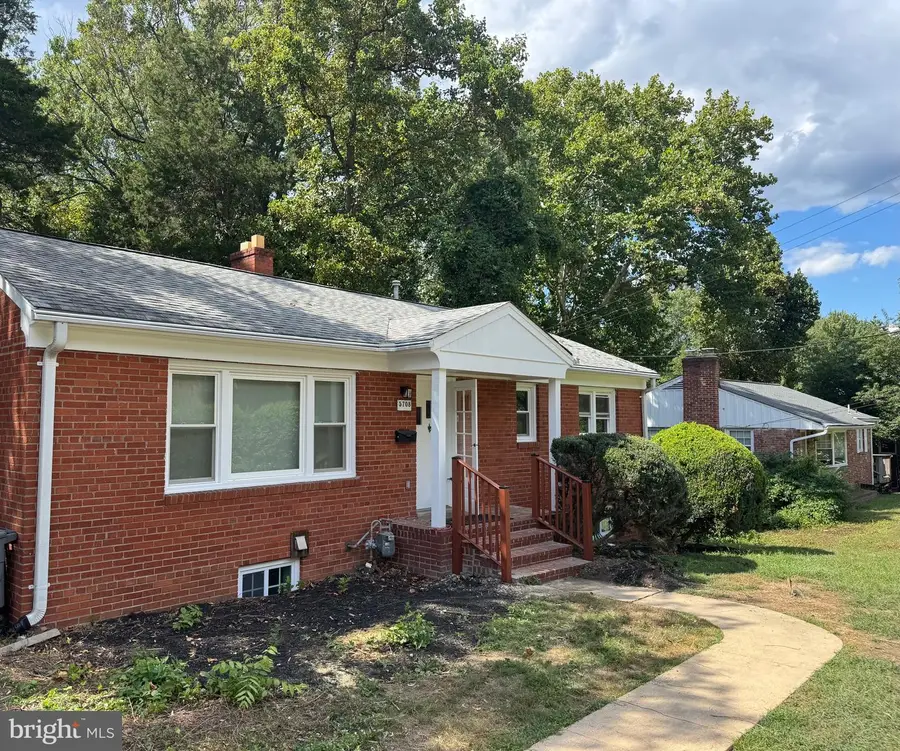 5708 Norton Rd, Alexandria, VA 22303 - Image #2