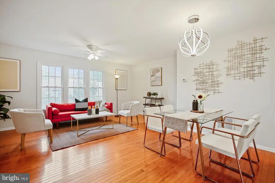 2757 Stone Hollow Dr, Vienna, VA 22180 - Image #2