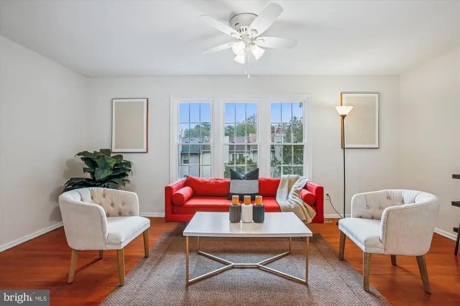 2757 Stone Hollow Dr, Vienna, VA 22180 - Image #3