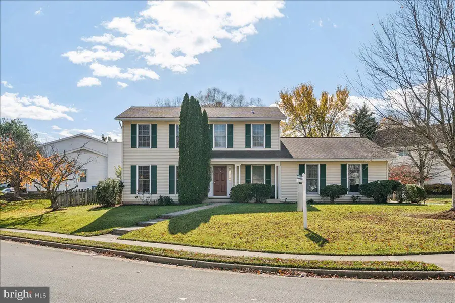 1551 Brownsville Dr, Herndon, VA 20170 - Image #2