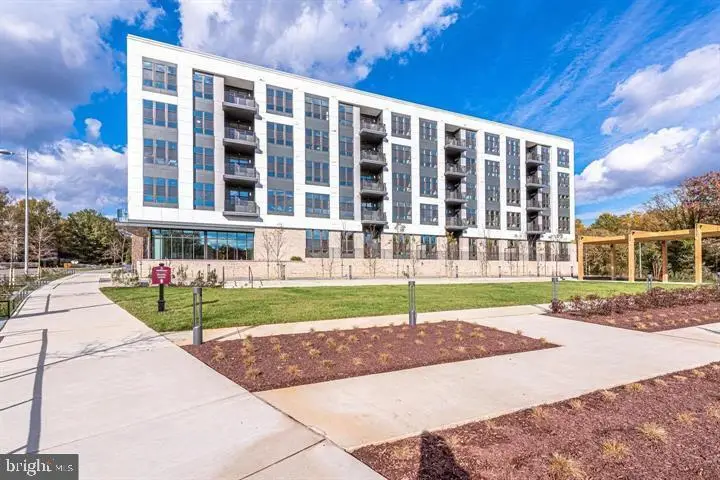 1761 Old Meadow Rd #102, McLean, VA 22102 - Image #2