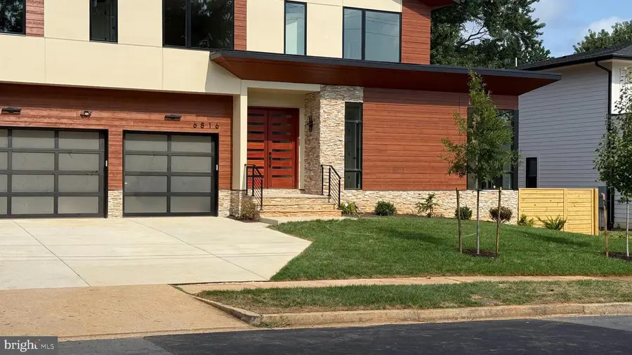 6816 Dean Dr, McLean, VA 22101 - Image #2