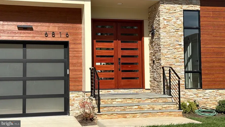 6816 Dean Dr, McLean, VA 22101 - Image #3