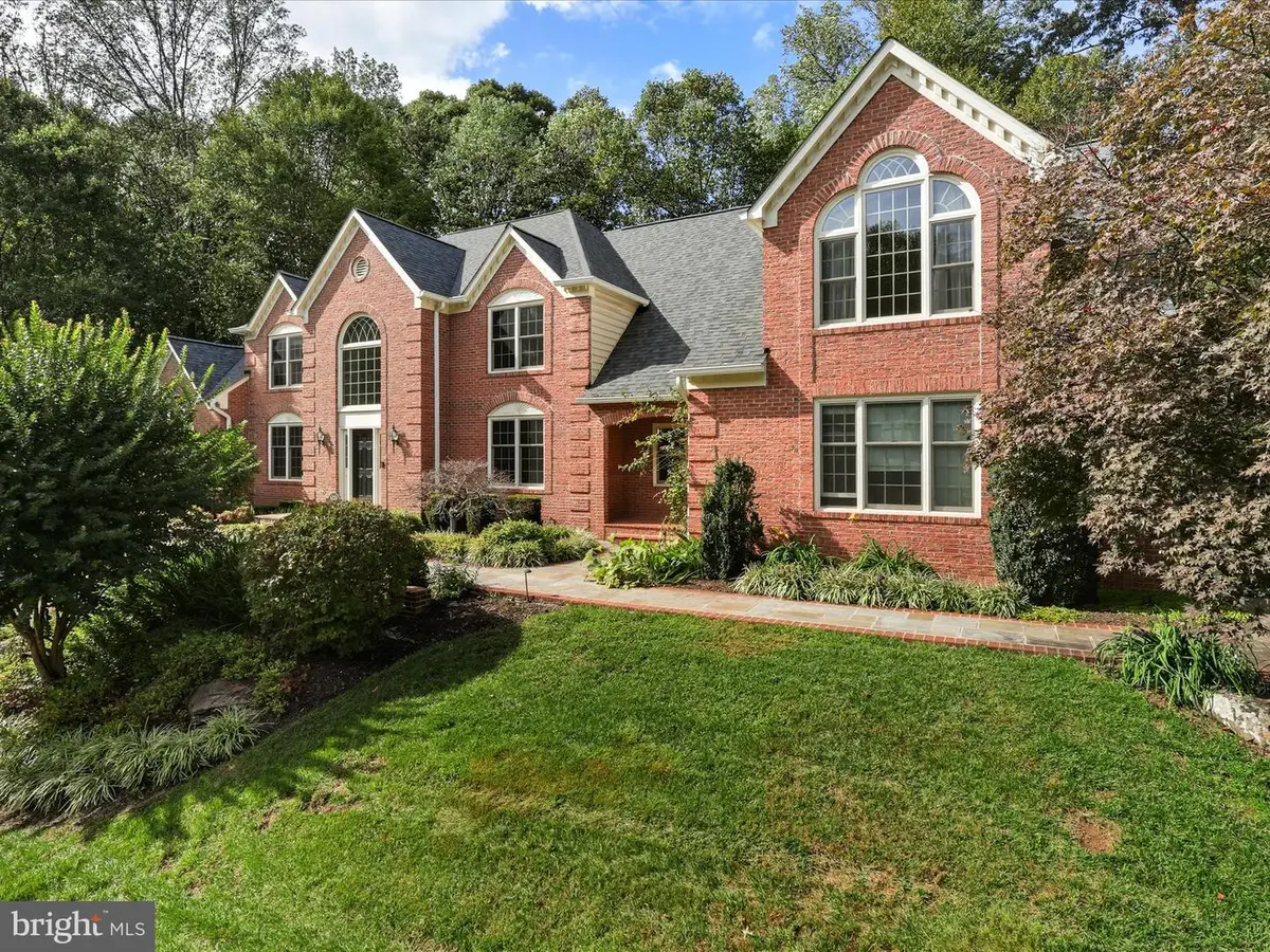 5826 Hannora Ln, Fairfax Station, VA 22039 - Image #1