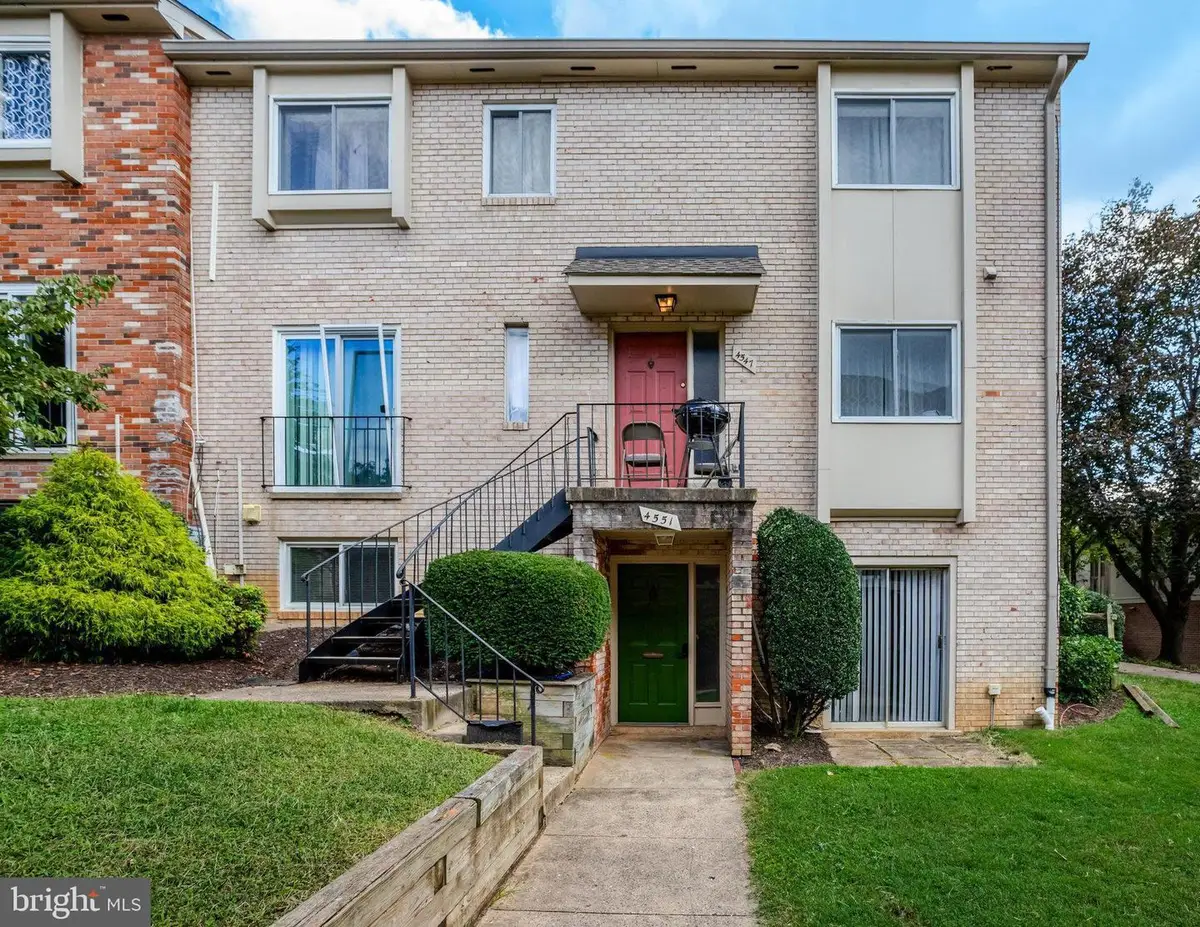 4551 Logsdon Dr, Annandale, VA 22003 - Image #1