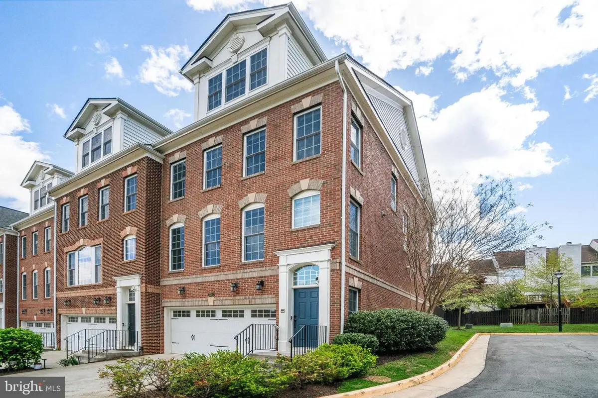 2082 Hutchison Grove Ct, Falls Church, VA 22043 - Image #1