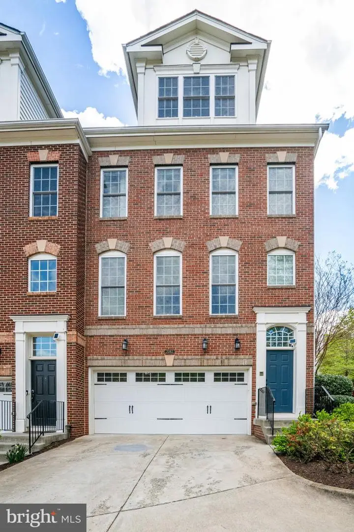 2082 Hutchison Grove Ct, Falls Church, VA 22043 - Image #3