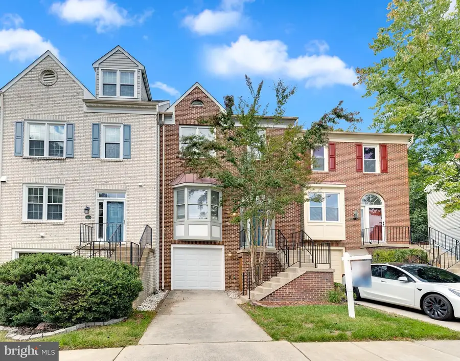 8110 Squirrel Run Rd, Springfield, VA 22152 - Image #2