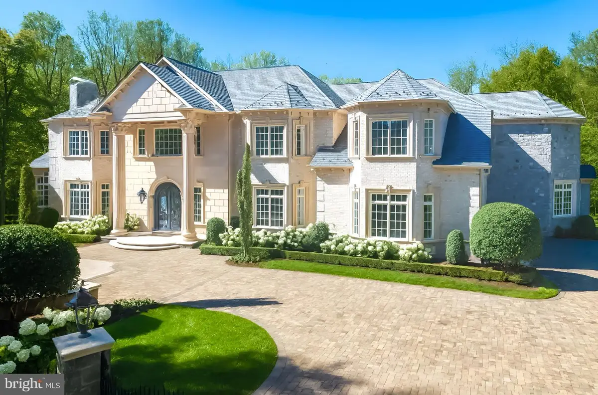 1174 Old Tolson Mill Rd, McLean, VA 22102 - Image #1