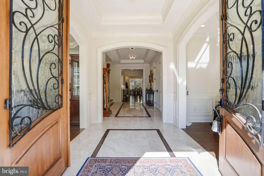 609 Kingsley Rd Sw, Vienna, VA 22180 - Image #2