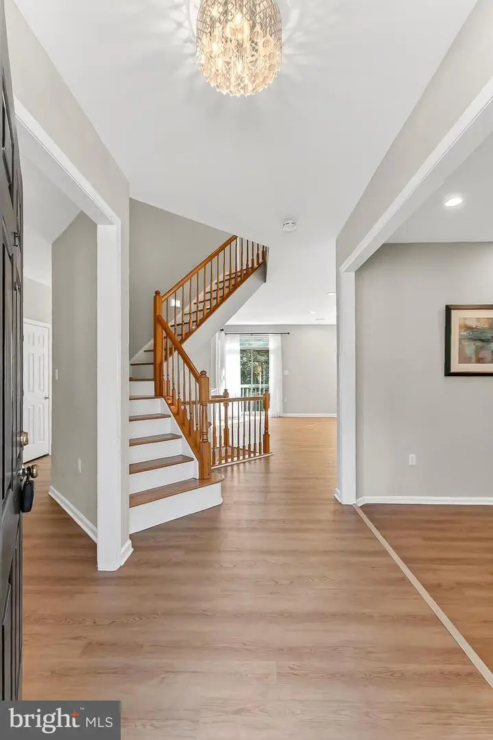 2410 Dakota Lakes Dr, Herndon, VA 20171 - Image #2