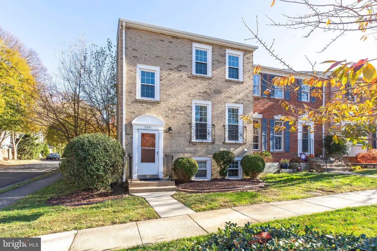 3201 White Flint Ct, Oakton, VA 22124 - Image #1