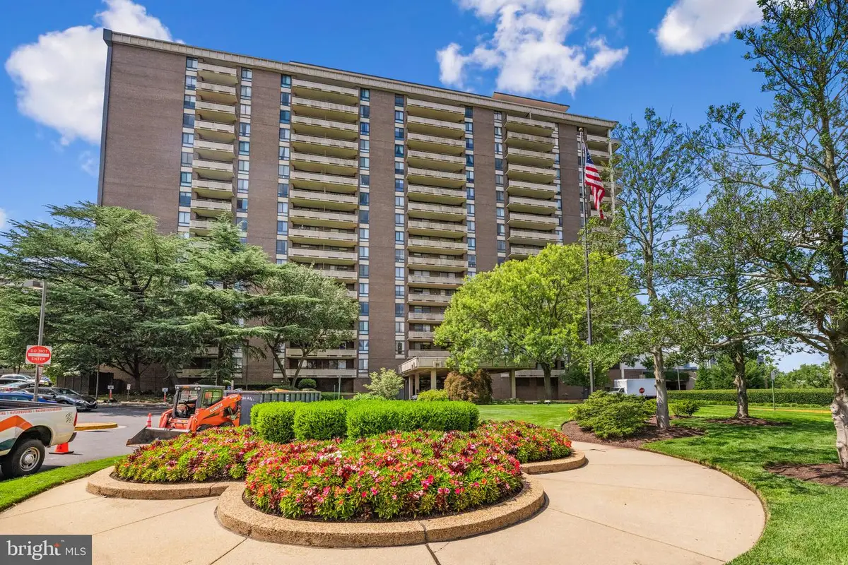 1800 Old Meadow Rd #1415, McLean, VA 22102 - Image #1