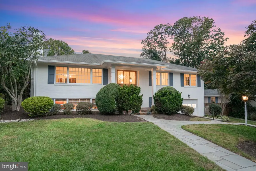 1438 Colleen Ln, McLean, VA 22101 - Image #2