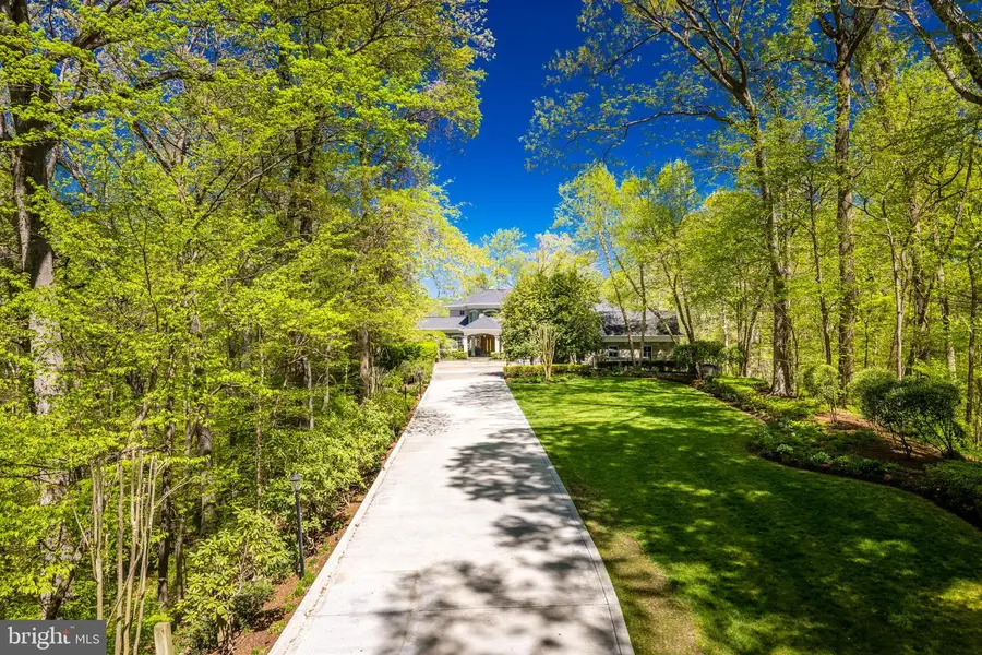 658 Live Oak Dr, McLean, VA 22101 - Image #3