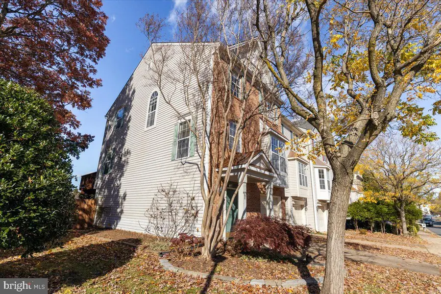 13286 Coppermill Dr, Herndon, VA 20171 - Image #2