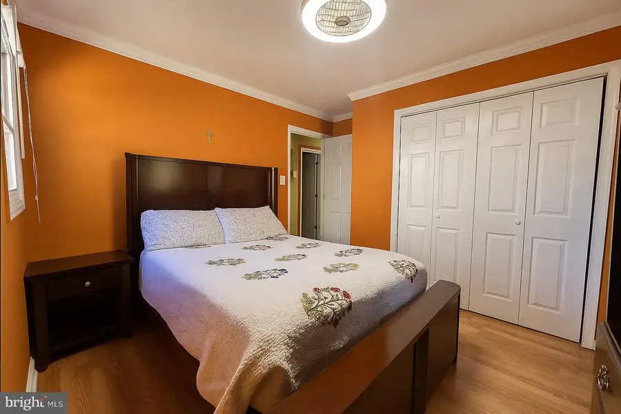 6430 Maplewood Dr, Falls Church, VA 22041 - Image #2