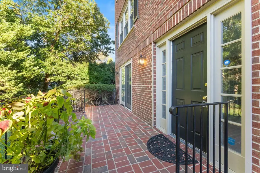 6619 Madison Mclean Dr, McLean, VA 22101 - Image #2