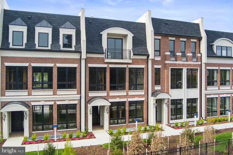 7043 Liberty Ln, McLean, VA 22101 - Image #2