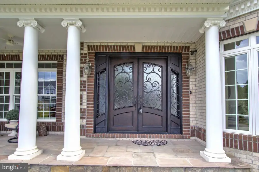 9813 Sunrise Rd, Vienna, VA 22181 - Image #2