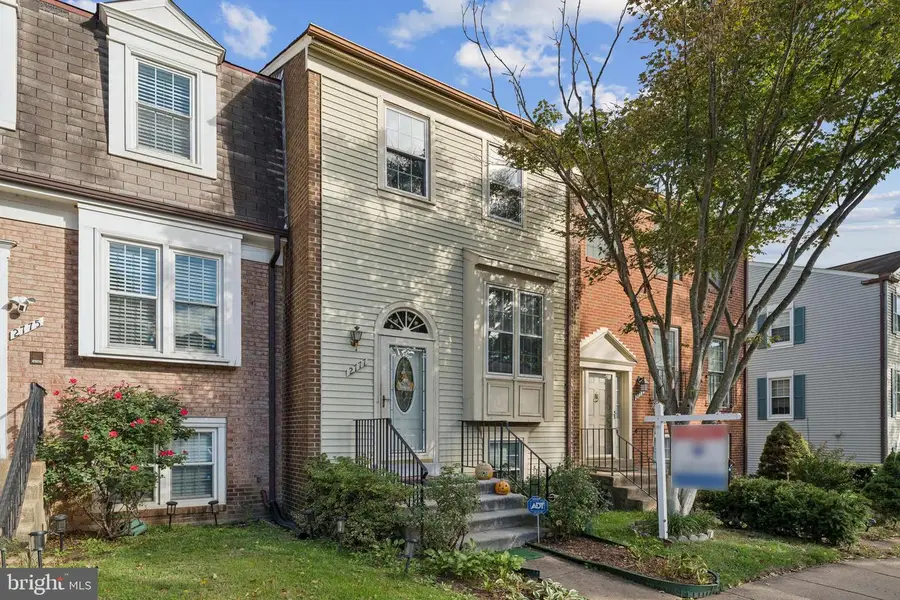 2777 Grovemore Ln, Vienna, VA 22180 - Image #3