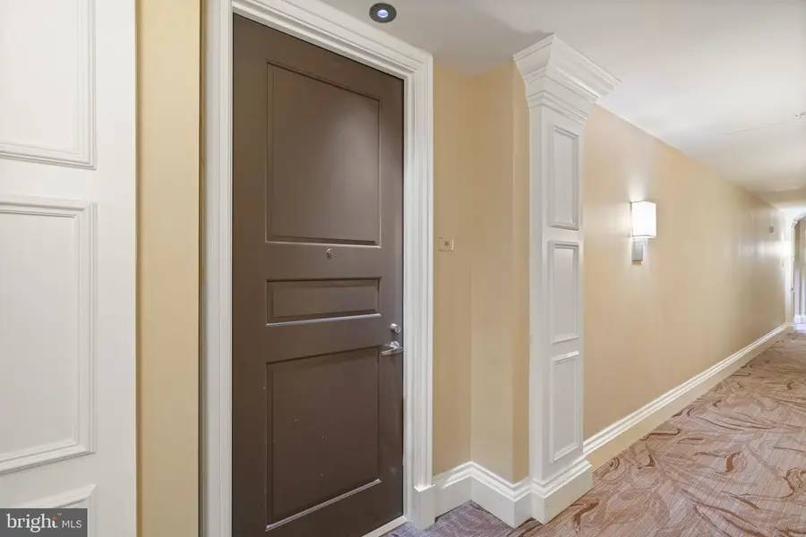 8220 Crestwood Heights Dr #315, McLean, VA 22102 - Image #2