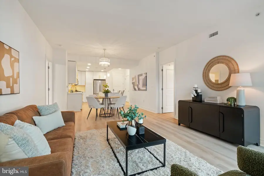 8220 Crestwood Heights Dr #315, McLean, VA 22102 - Image #3