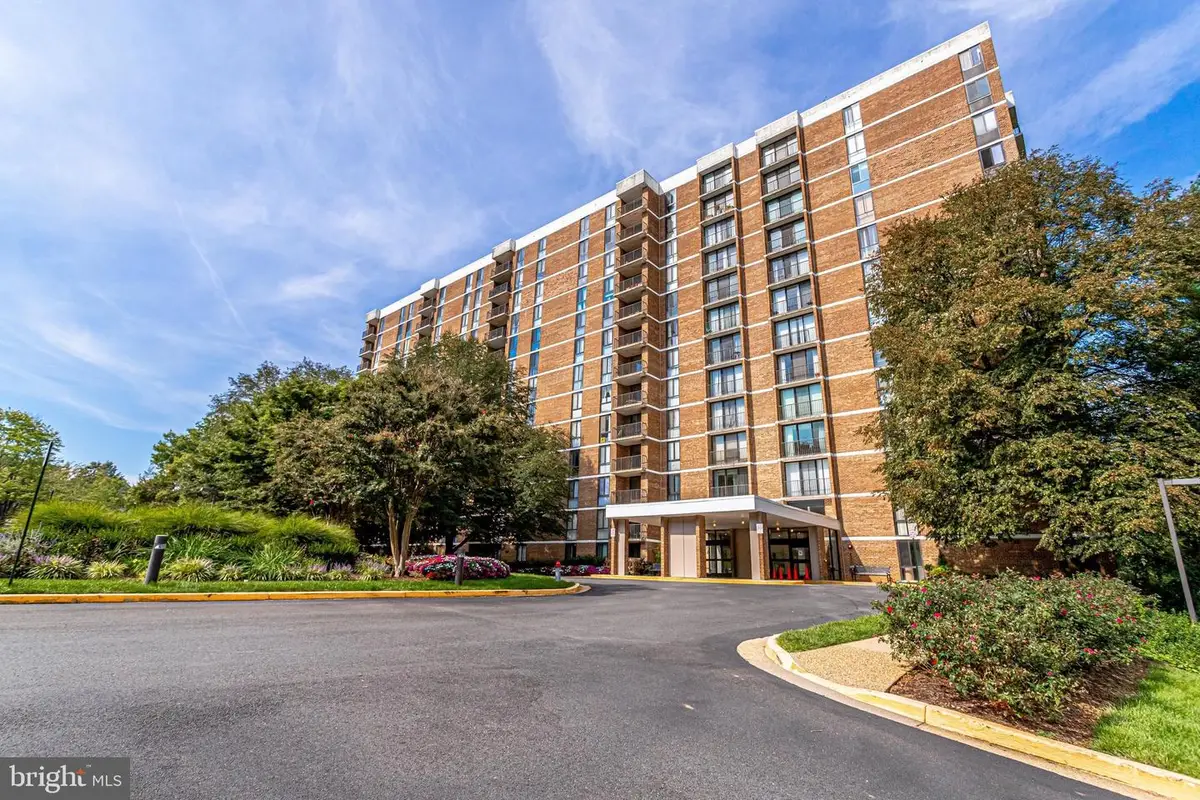2300 Pimmit Dr #919, Falls Church, VA 22043 - Image #1