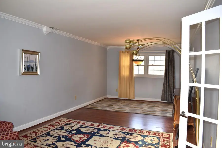 6008 Dewey Dr, Alexandria, VA 22310 - Image #3